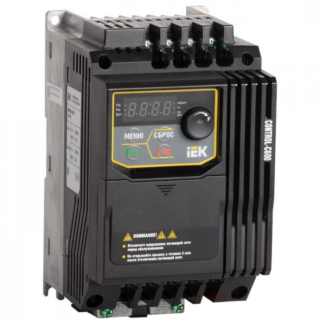 Преобразователь частоты CONTROL-C600 380В, 3Ф 2,2 kW IEK Преобразователь частоты CONTROL-C600 380В, 3Ф 2,2 kW IEK